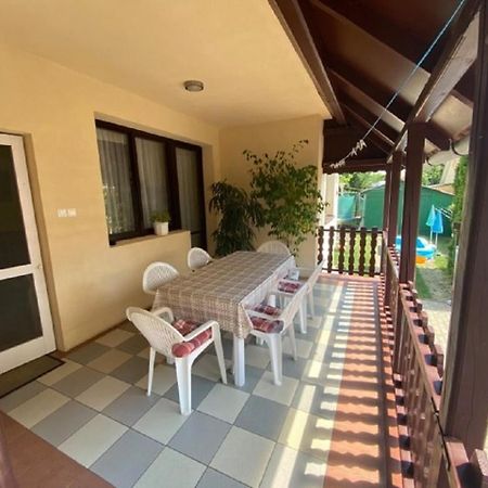 Ferienwohnung Sziszi Nyaralohaz Balatonszarszo Exterior foto